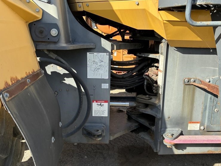 komatsu-wa380-image-13