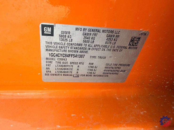 2015-chevrolet-silverado-3500hd-image-37