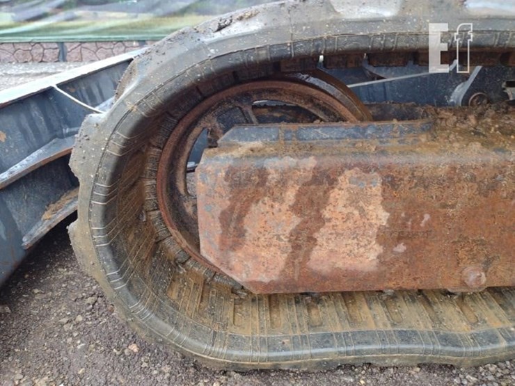 2022-deere-26g-image-31