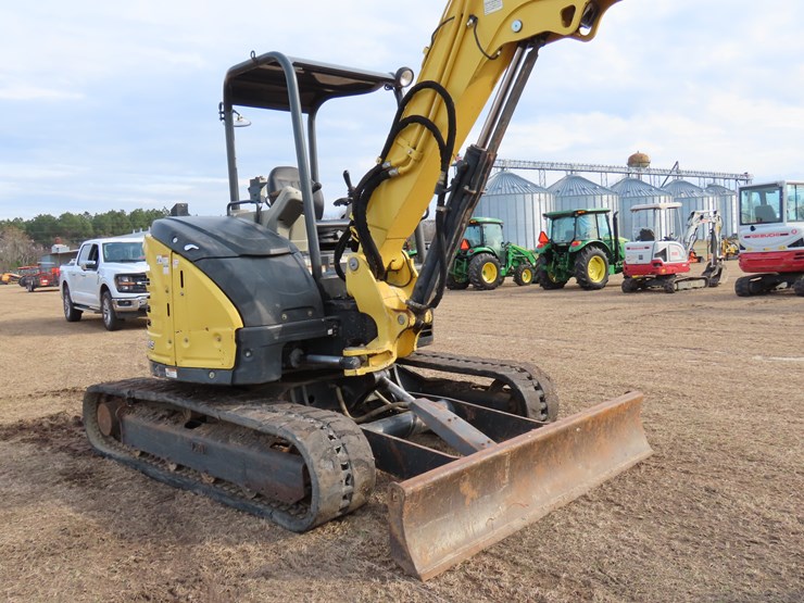 2016-yanmar-vio45-image-6