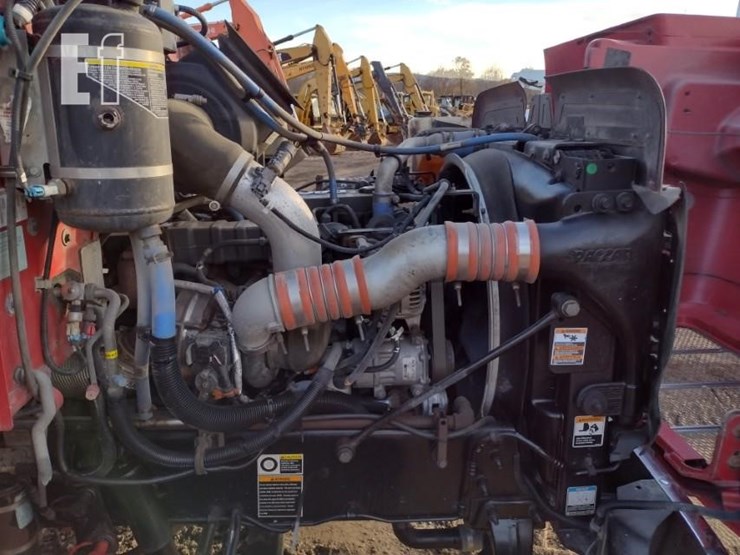 peterbilt-330-image-15