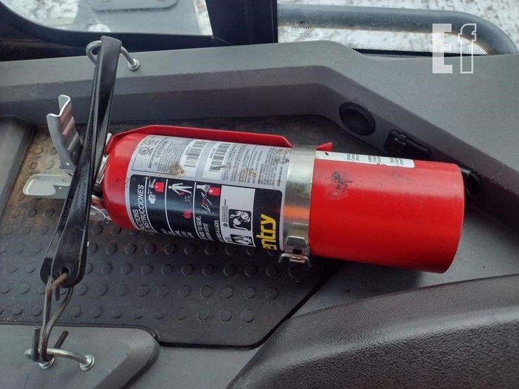 2022-deere-700l-lgp-image-12