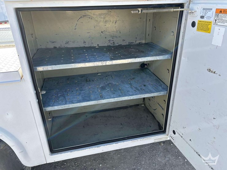 2014-chevrolet-silverado-3500-image-30