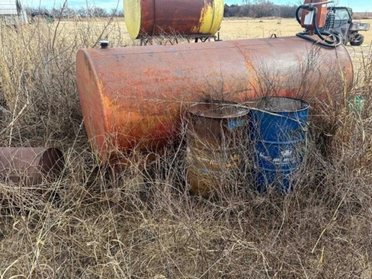 2-fuel-tanks-&-scrap-iron-image-4