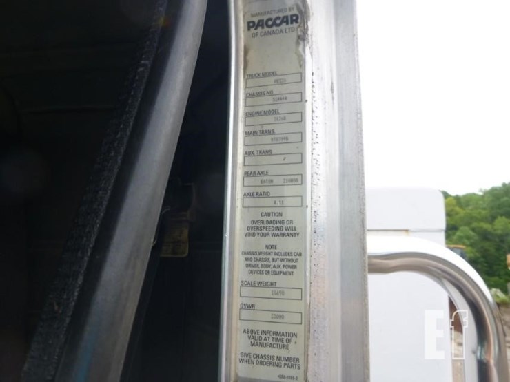 2000-peterbilt-330-image-5