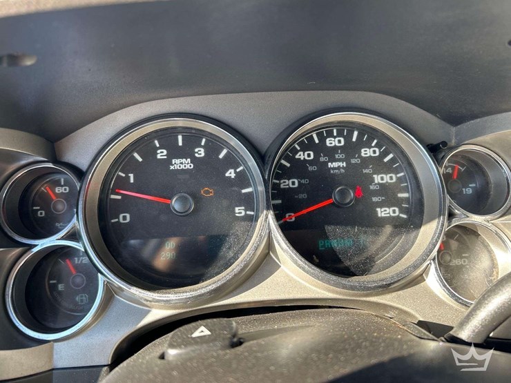 2014-chevrolet-silverado-3500-image-11