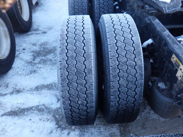 2017-peterbilt-579-image-13