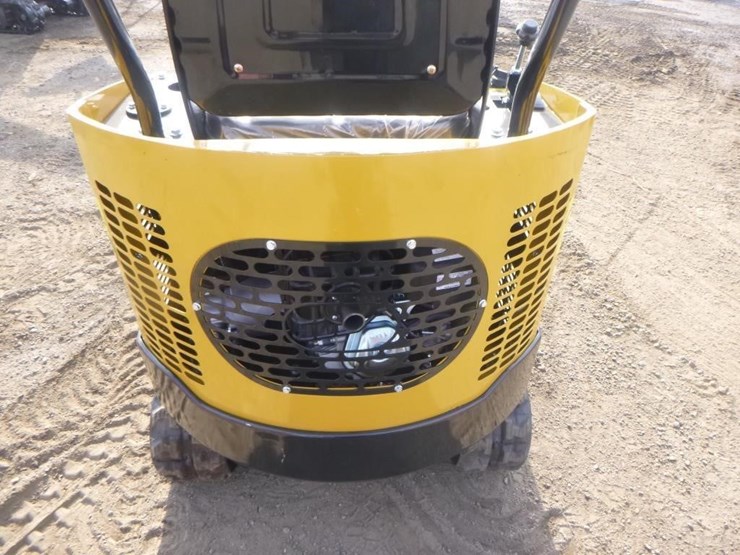 agt-h12r-hydraulic-excavator-image-17