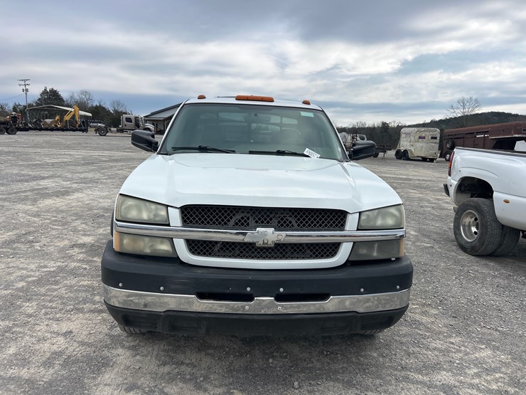 2004-chevrolet-3500-image-6