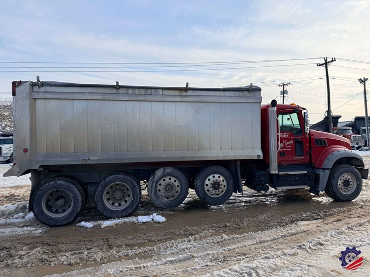 2018-mack-granite-gu713-image-8