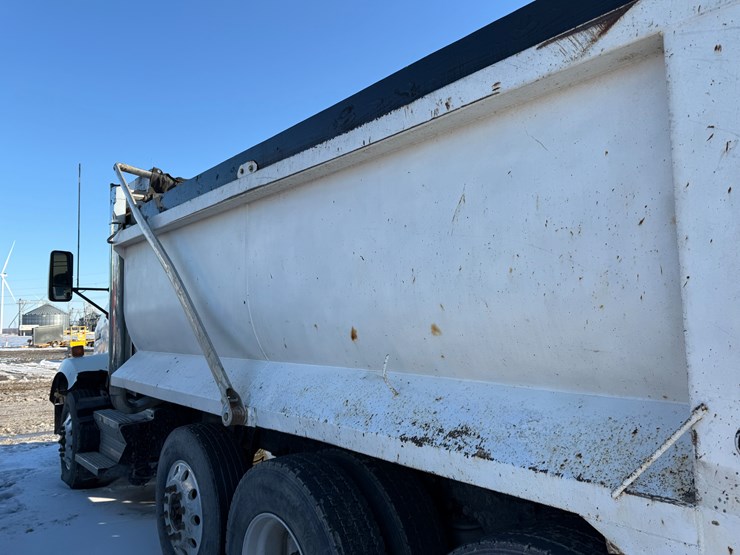 2010-kenworth-t800-image-10