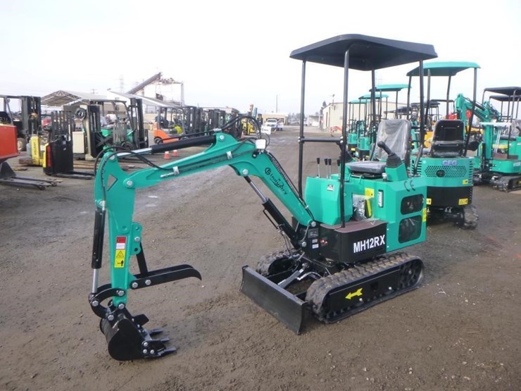 agt-mh12rx-hydraulic-excavator-image-1