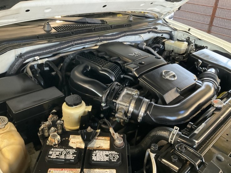 2015-nissan-frontier-image-12