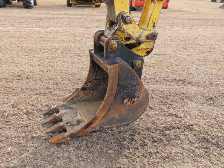 2016-yanmar-vio45-image-4