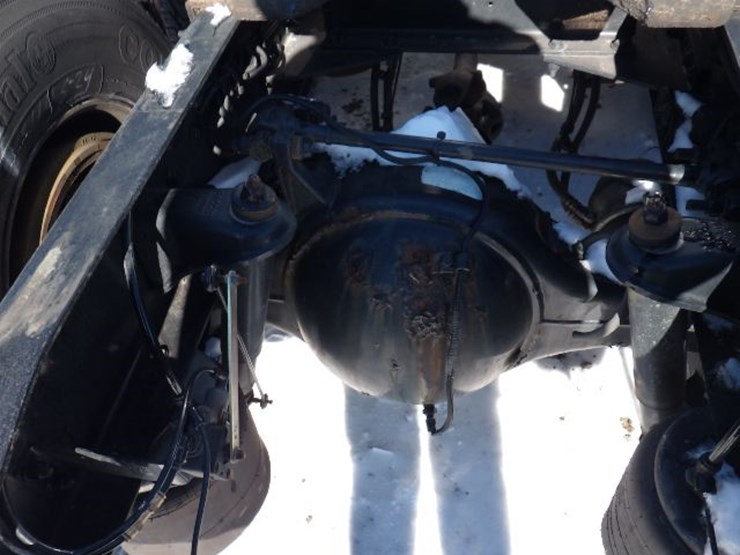 2021-peterbilt-579-image-13