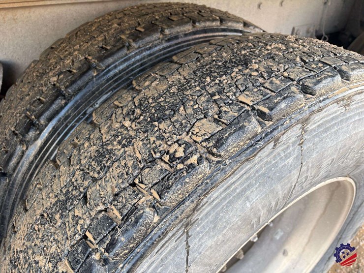 2019-kenworth-t880-image-24