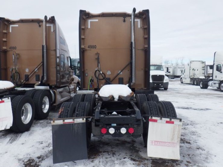 2022-kenworth-t680-image-13