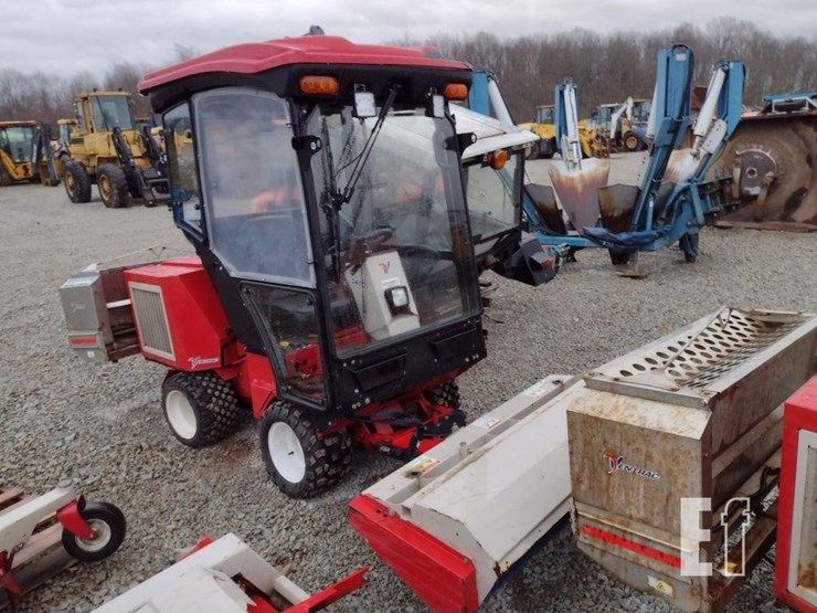 ventrac-3400l-lawn-mower-w/broom-image-35