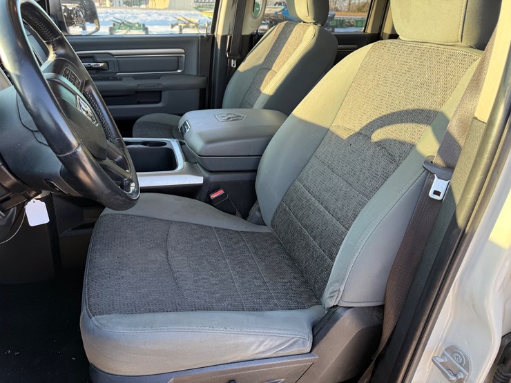 dodge-ram-1500-image-36