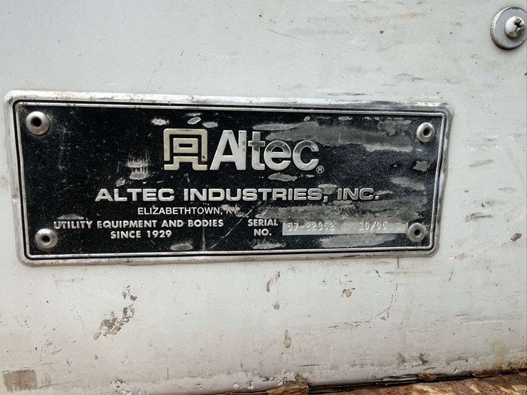 2005-gmc-c8-cable-placer-truck-image-35