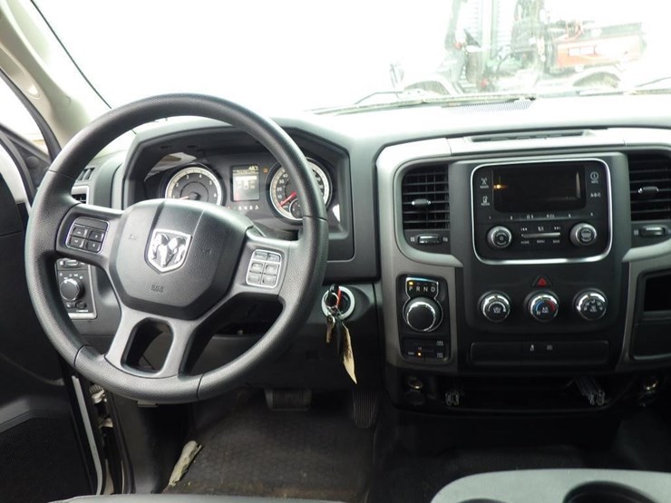 2016-dodge-1500-image-9