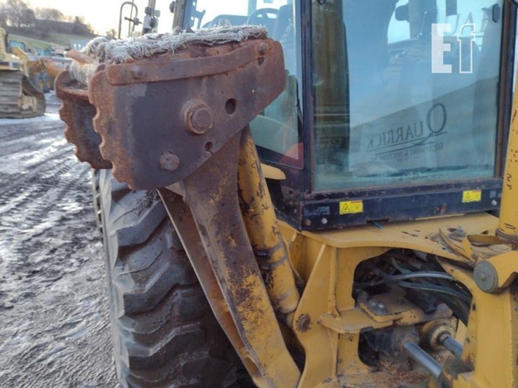 2005-caterpillar-420d-image-28