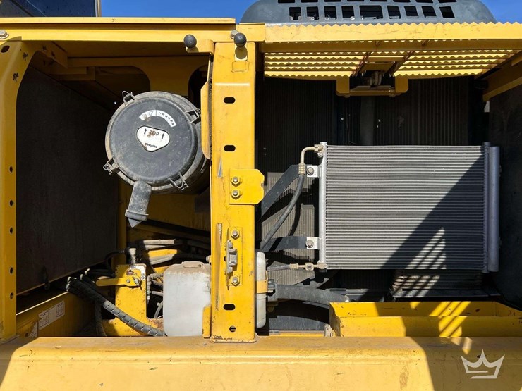 2011-komatsu-pc200-lc-8-image-9