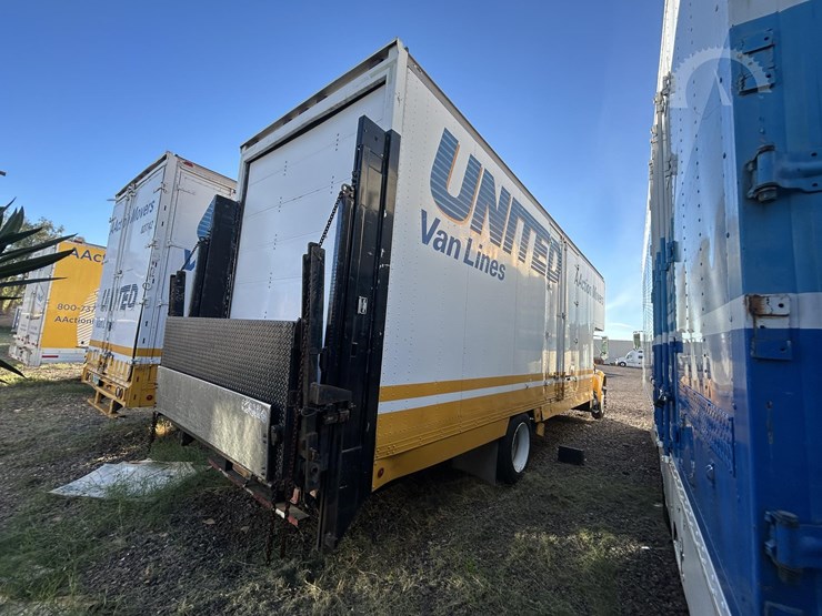 2001-international-4700-image-13