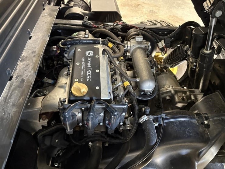 2024-john-deere-gator-image-18