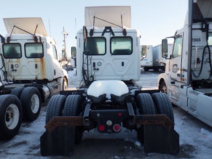 2018-freightliner-cascadia-125-image-7