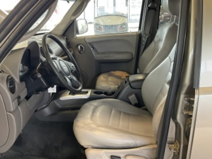 2004-jeep-liberty-image-20