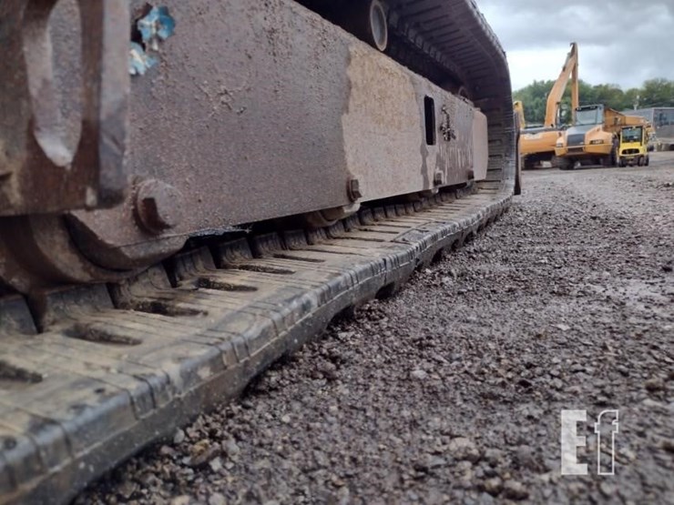 2022-deere-26g-image-38