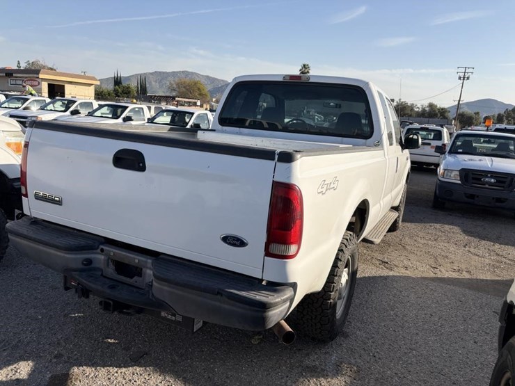 2005-ford-f250-image-3