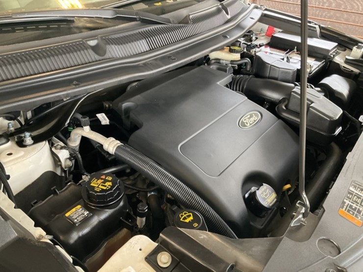 2013-ford-explorer-image-12