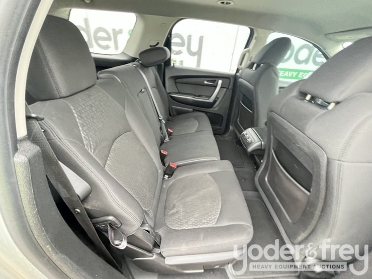 2012-gmc-acadia-image-36