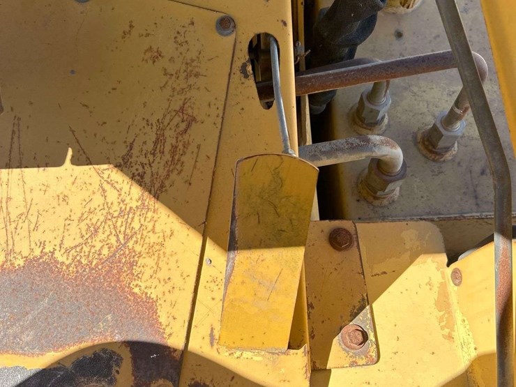 2005-deere-210le-image-15