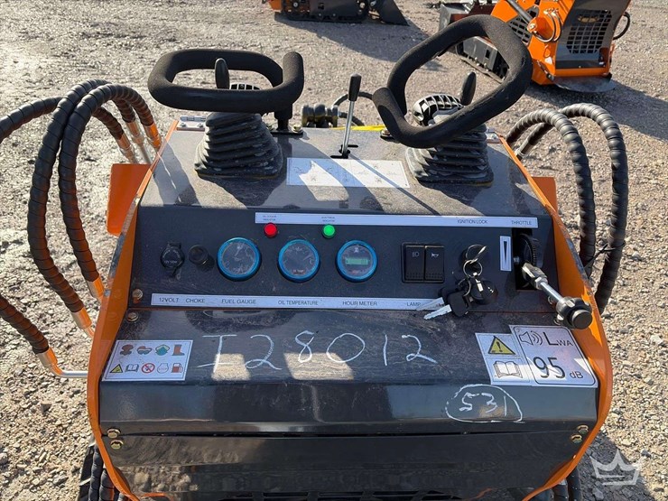 2025-landhonor-lhr-me380x1-stand-on-track-loader-skid-steer-image-7