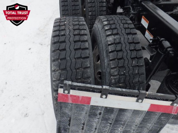 2021-freightliner-cascadia-116-image-12