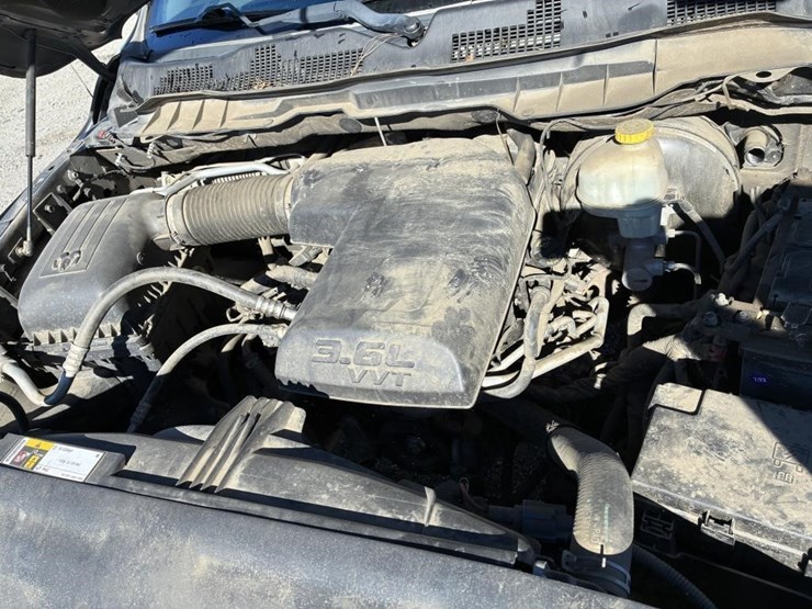 2016-dodge-1500-image-5