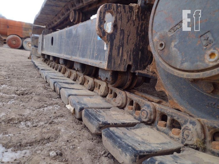 2021-deere-85g-image-30