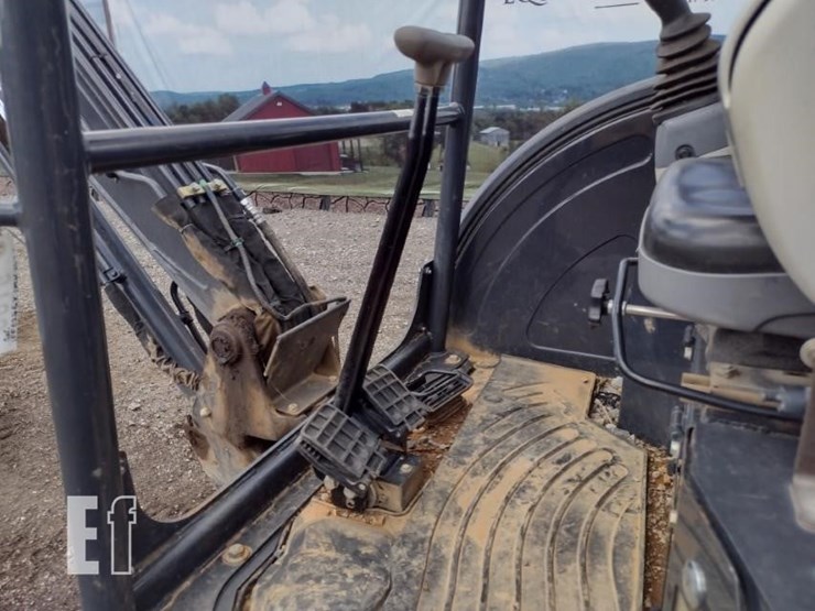 2022-deere-26g-image-11