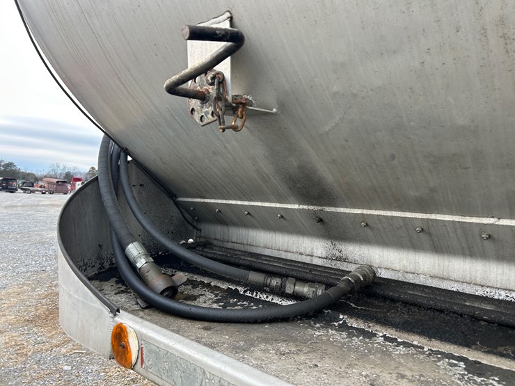 warren-feed-trailer-image-12