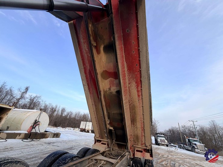 2018-mack-granite-gu713-image-75