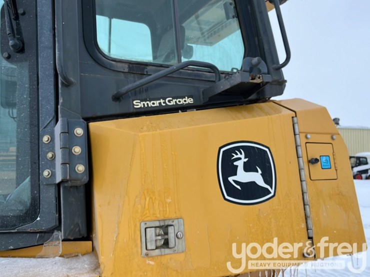 2016-deere-700k-lgp-image-29