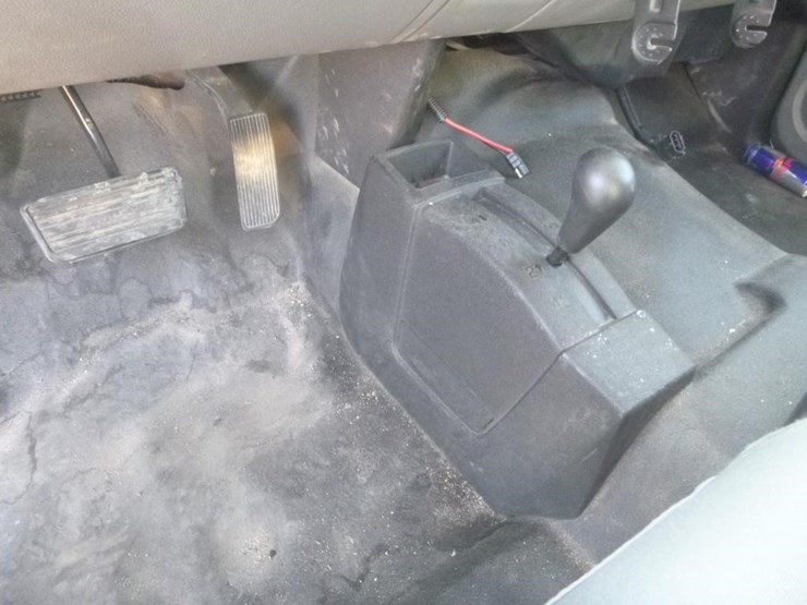 2011-chevrolet-2500-image-13