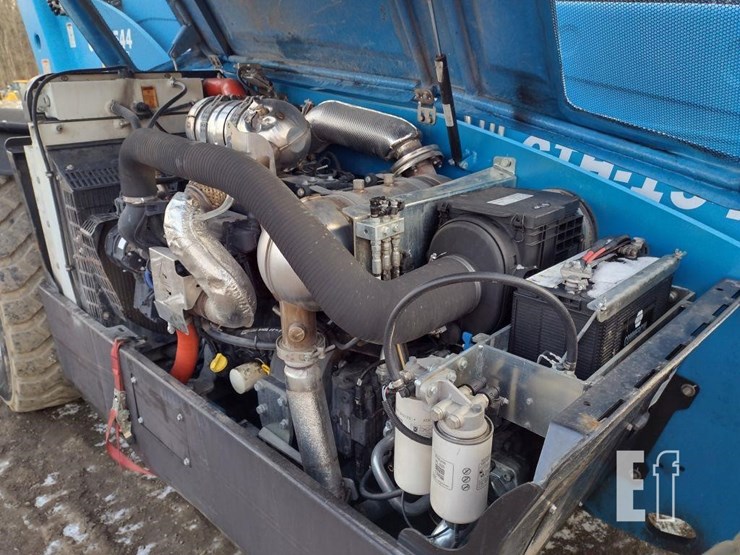 2019-genie-gth1544-image-29