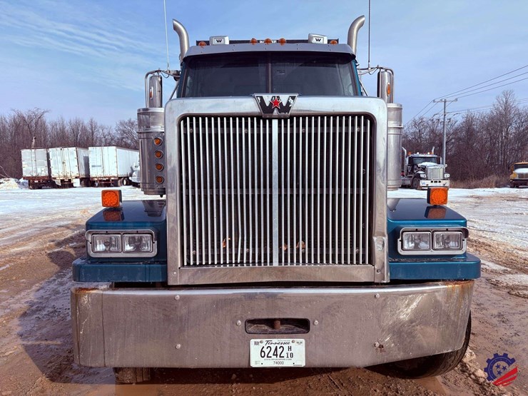 2021-western-star-4900ex-image-9
