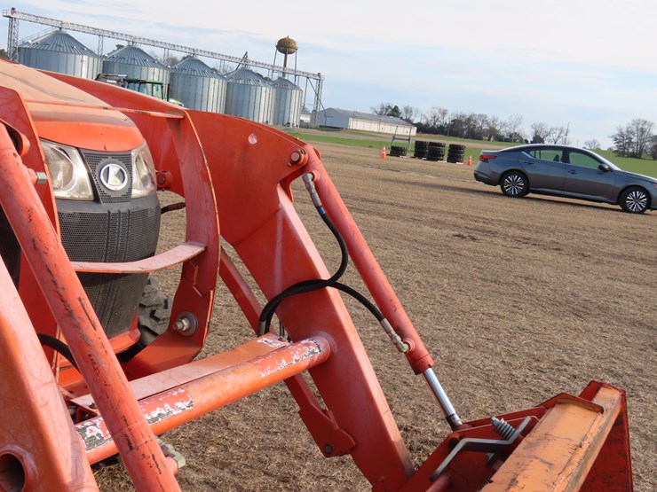 2014-kubota-l3901-image-4