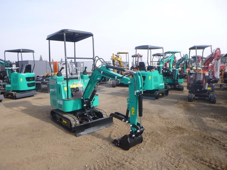 2025-agt-h15r-hydraulic-excavator-image-2