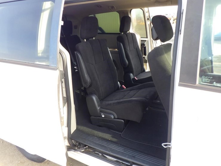 2013-dodge-grand-caravan-image-8